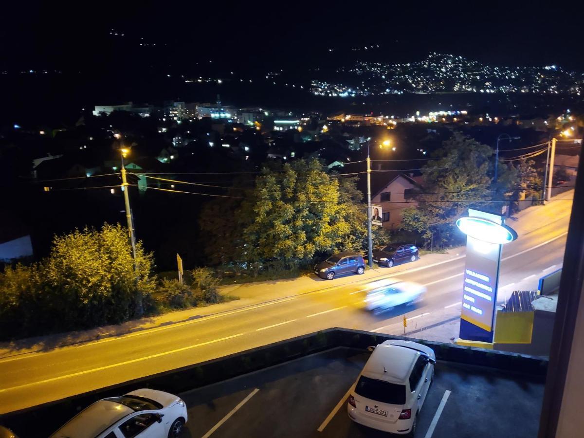 Sleep And Drive White Saraievo Exterior foto