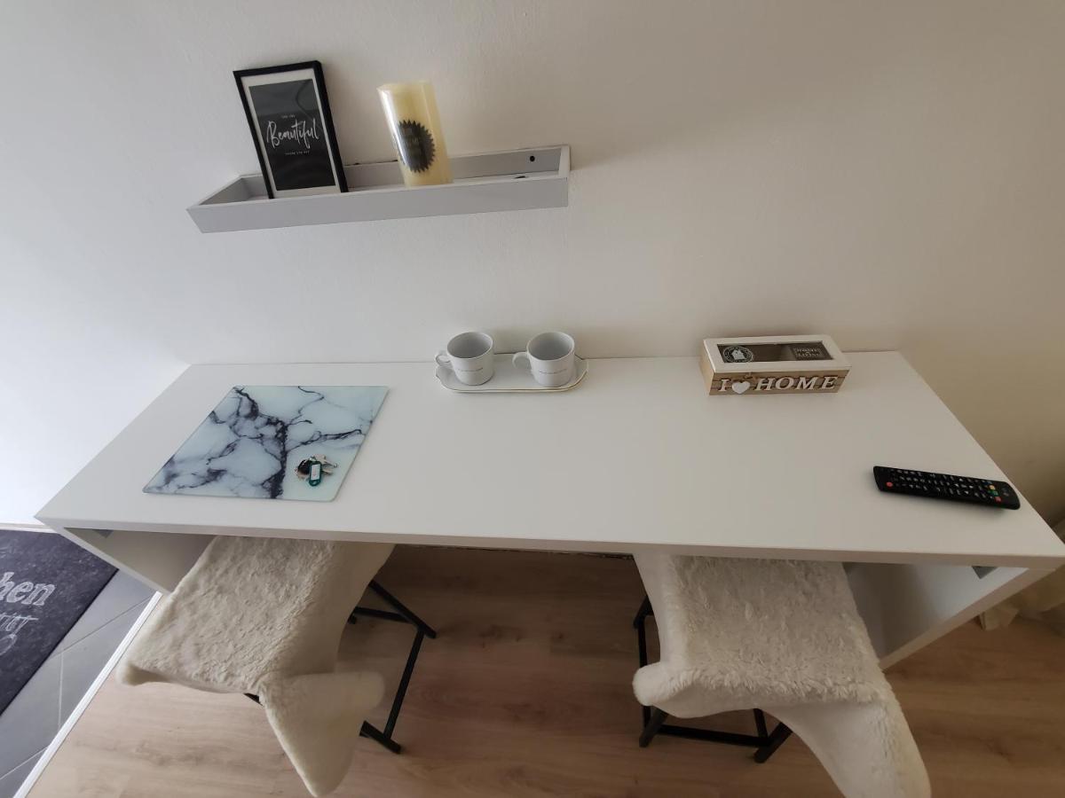 Sleep And Drive White Saraievo Exterior foto