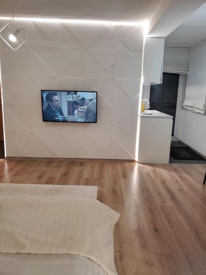 Sleep And Drive White Saraievo Exterior foto