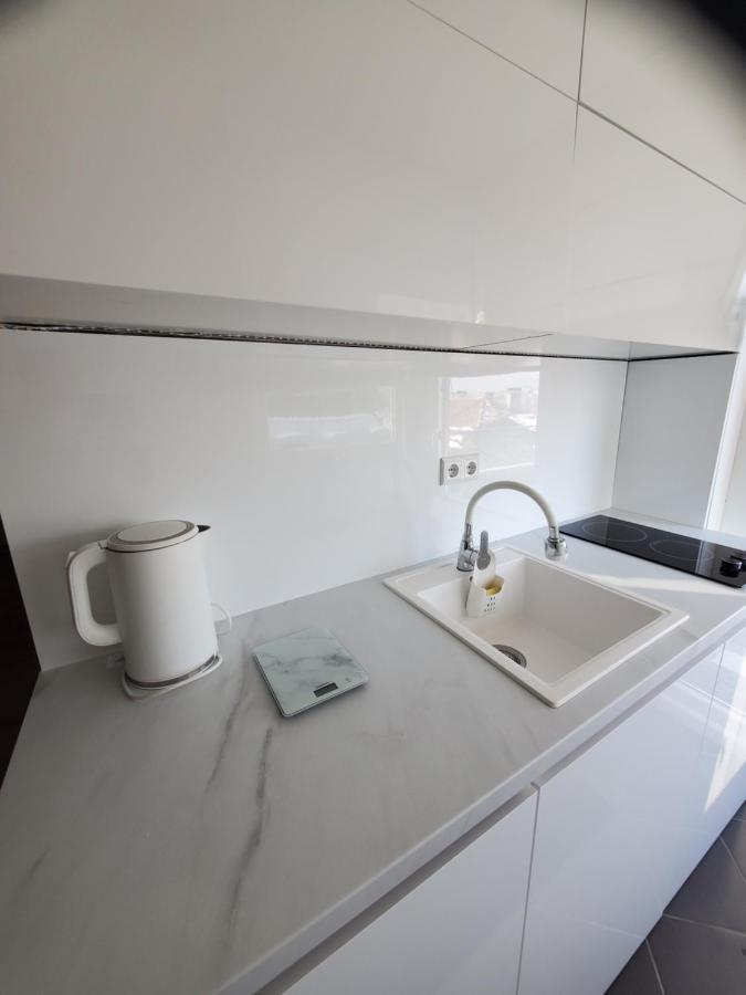 Sleep And Drive White Saraievo Exterior foto