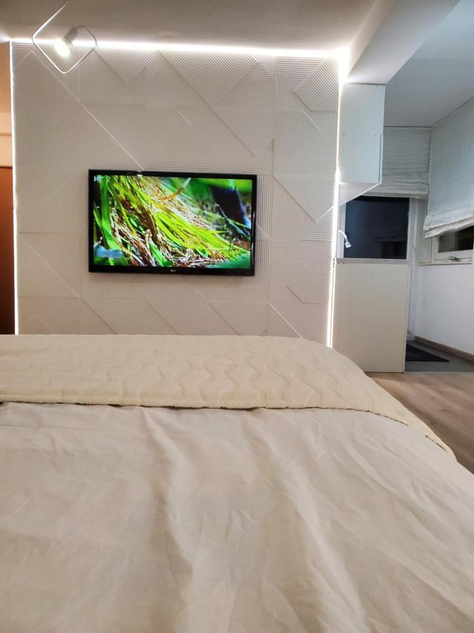 Sleep And Drive White Saraievo Exterior foto